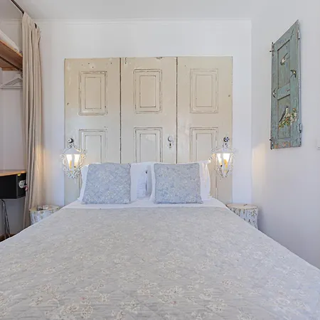 Ninho Saloio Bed & Breakfast 4*