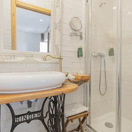 Ninho Saloio Bed & Breakfast 4*