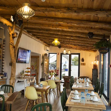 Ninho Saloio Bed & Breakfast 4*