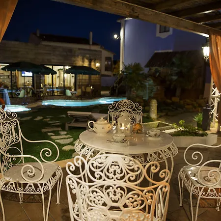 Ninho Saloio Bed & Breakfast 4*