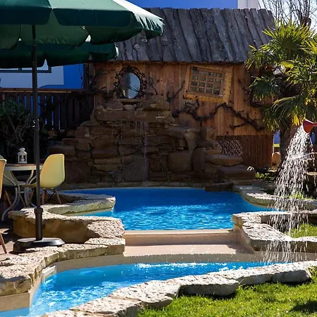 Oda ve Kahvaltı Ninho Saloio