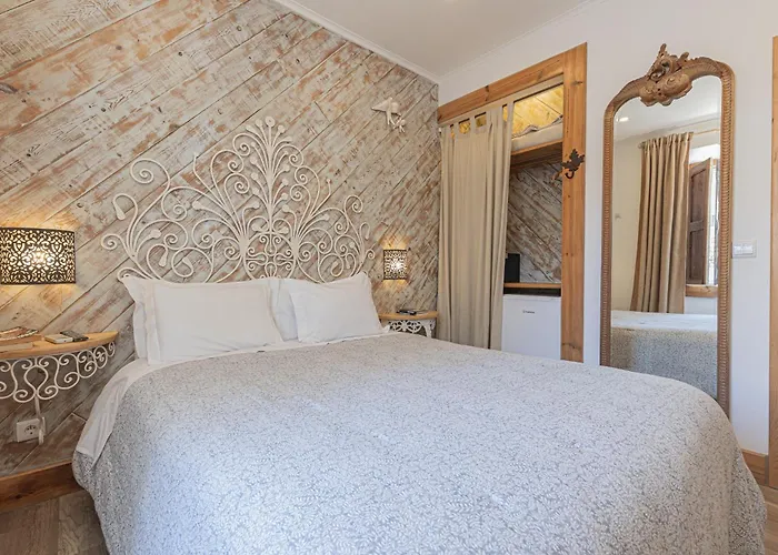 Ninho Saloio 住宿加早餐酒店 4*