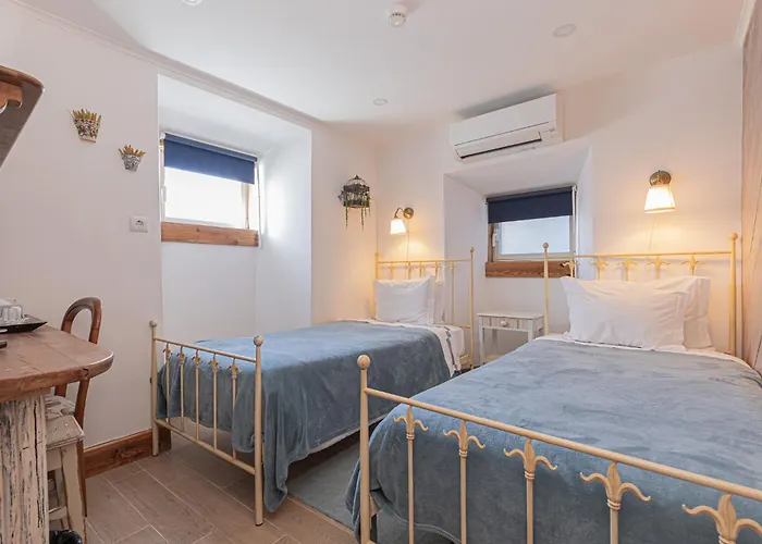 Ninho Saloio 4* Venda do Pinheiro